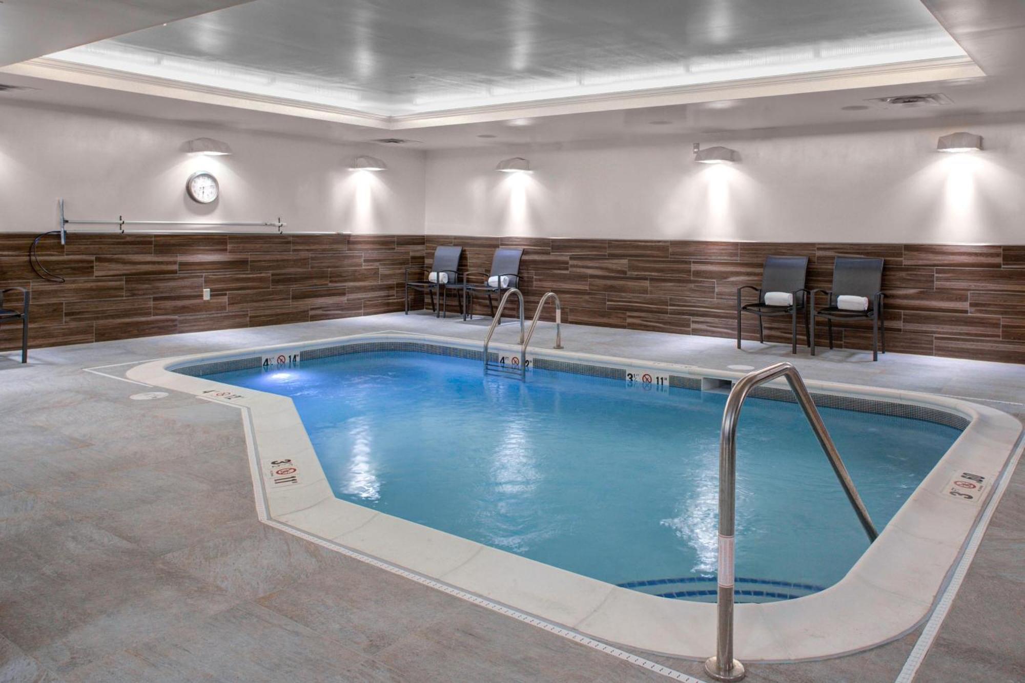 Fairfield Inn & Suites By Marriott Roanoke Сейлем Екстер'єр фото